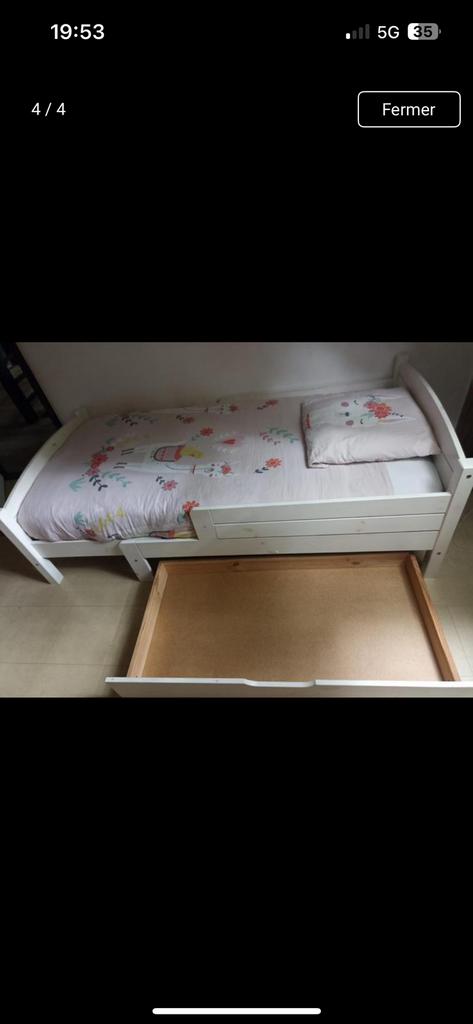 Lit evolutif en bois + matelas (90x200), Enlèvement, Utilisé