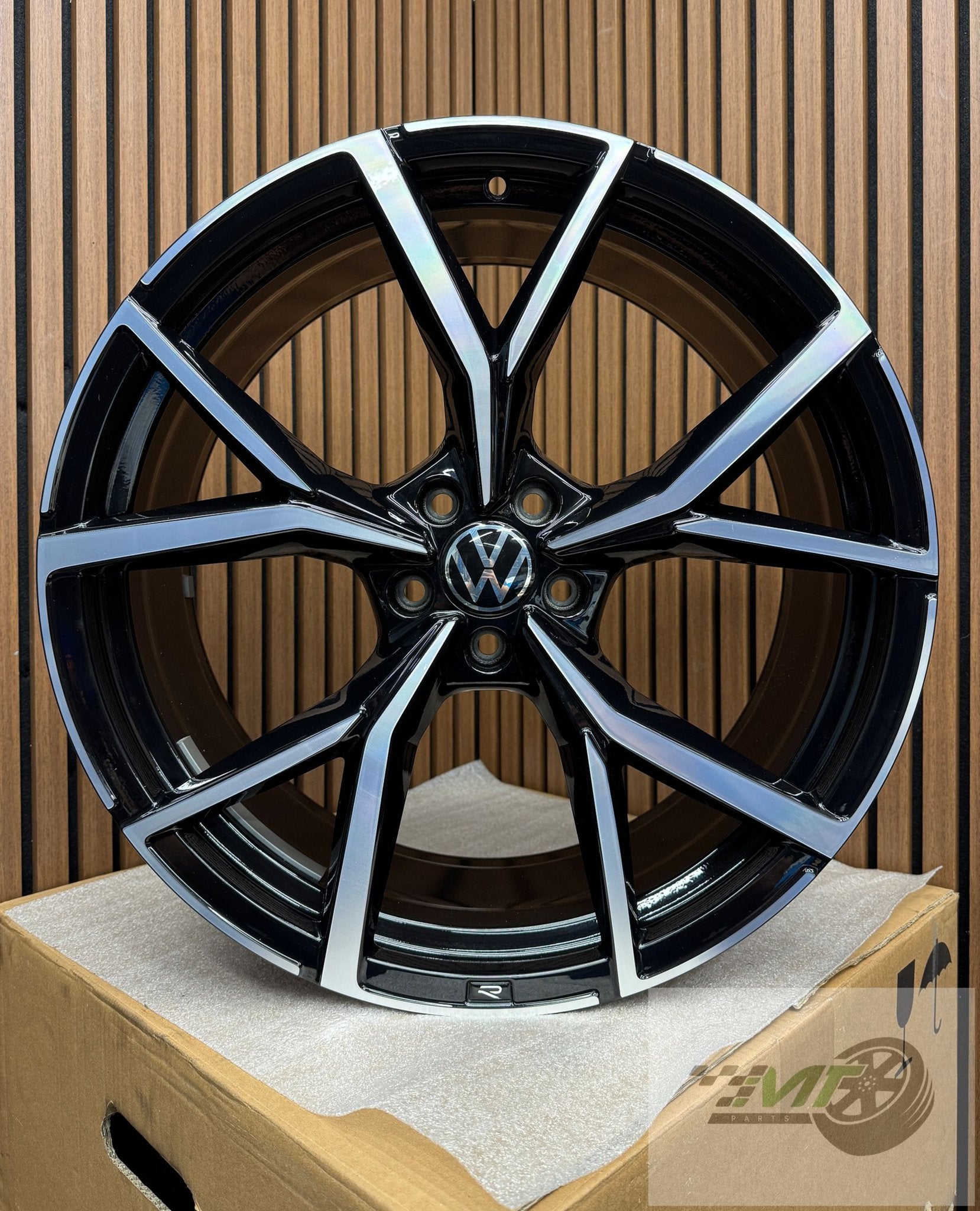 21” Vw Tiguan R ESTORIL 5NA601025AK 5HA601025AS velg OEM, Auto-onderdelen, Gebruikt, -, -, Band(en)