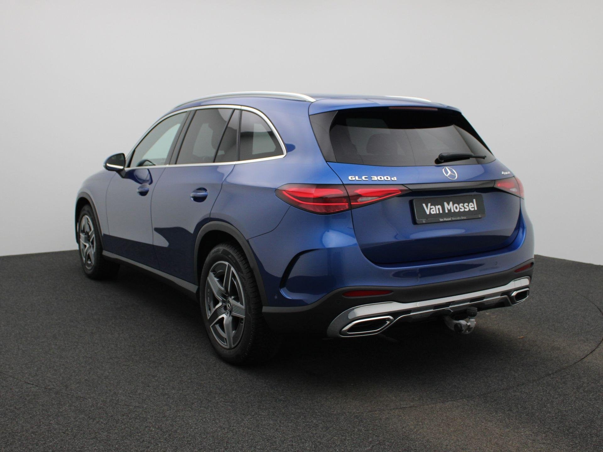 Mercedes-Benz GLC 300D + AMG LINE + TREKHAAK + RIJASSISTENTI, Auto's, Mercedes-Benz, Automaat, 269 pk, Stof, Gebruikt