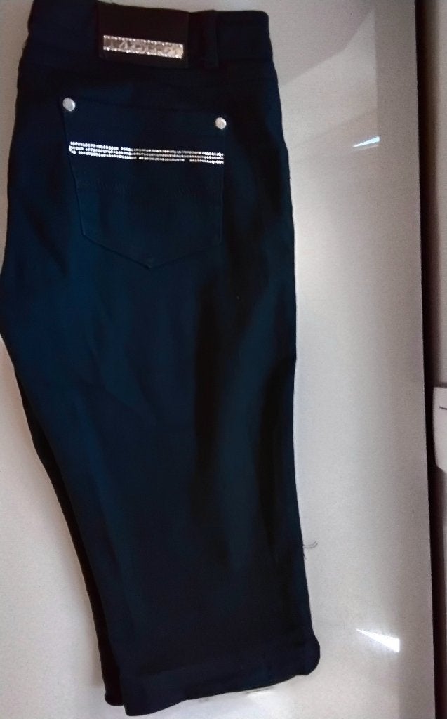 zwarte kniebroek maat 38, Kleding | Dames, Broeken en Pantalons, Zwart, Zo goed als nieuw, Driekwart, Ophalen