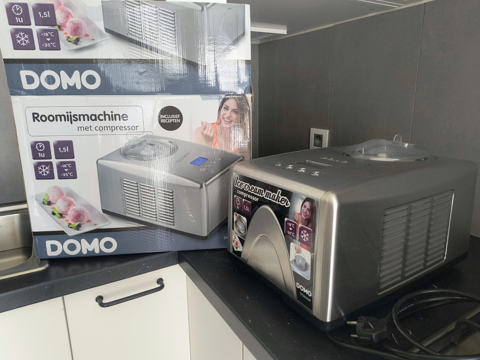 DOMO DO9066I Zelfvriezende Roomijsmachine (zeer goede staat), Elektronische apparatuur, Ophalen, Zo goed als nieuw, Zelfvriezend