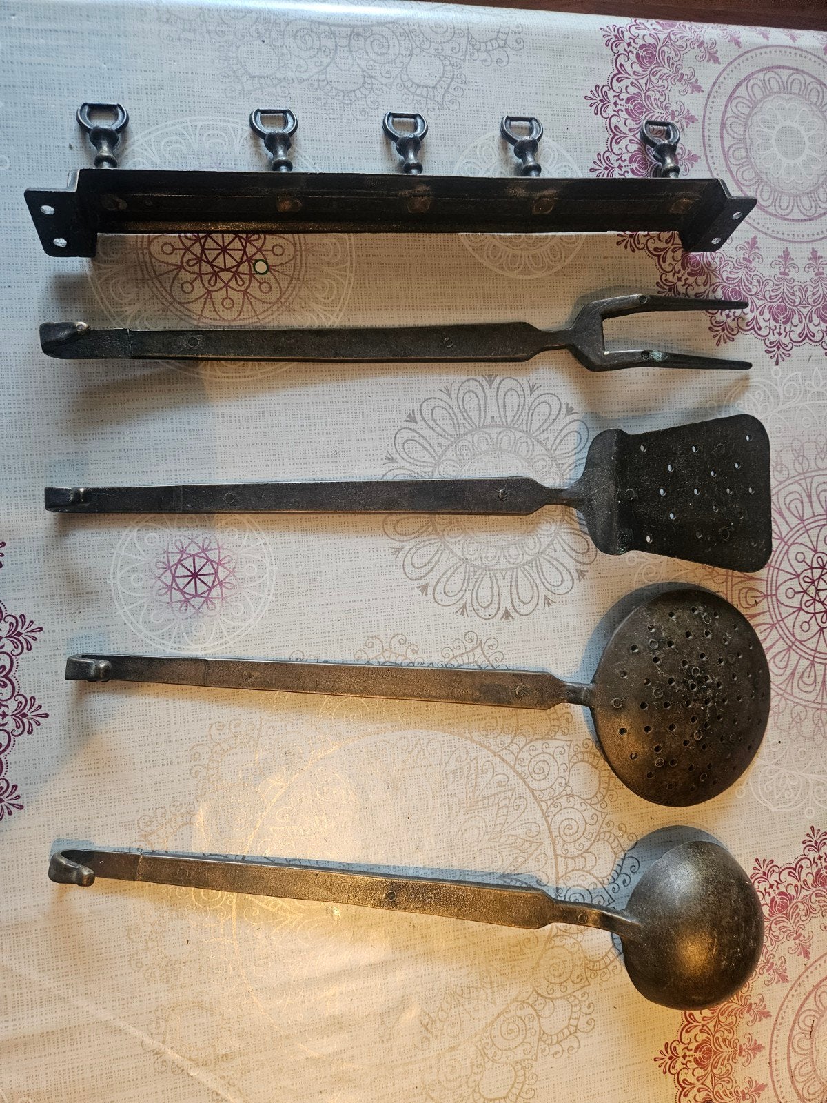 Lot d'anciens utensiles de cuisine