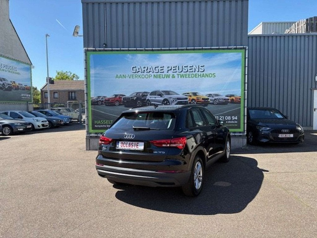 Audi Q3 35 TFSI (bj 2023, automaat), Stof, Adaptive Cruise Control, Zwart, Bedrijf