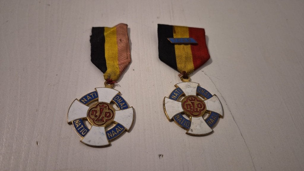 Lot de 2 médailles belges en bronze – Pèlerinage national, Enlèvement