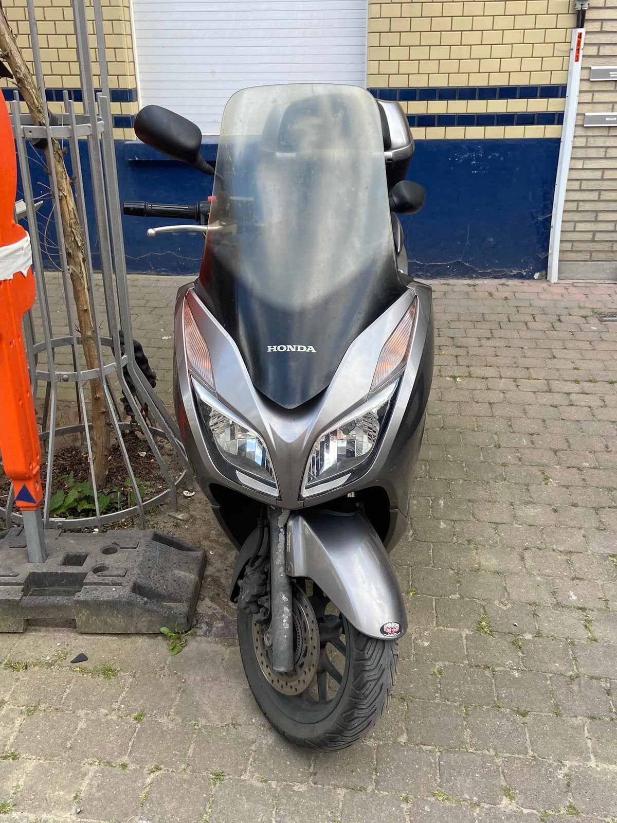 Honda Forza 300, Motos, Enlèvement