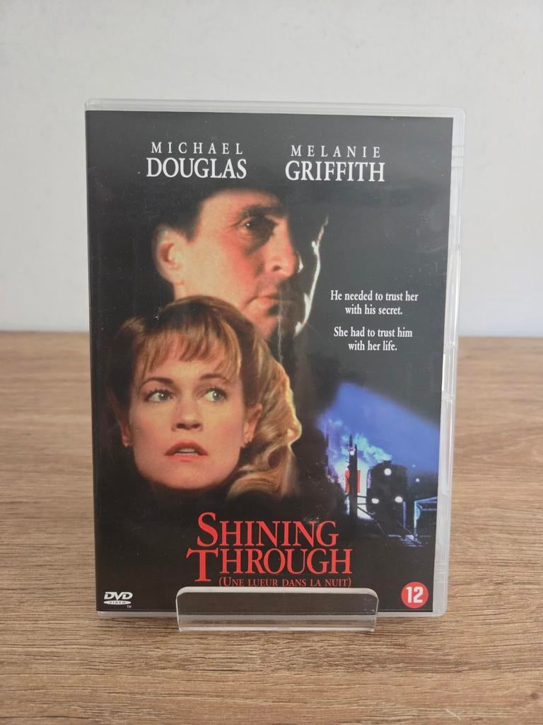Shining Through - Une lueur dans la nuit, Enlèvement ou Envoi