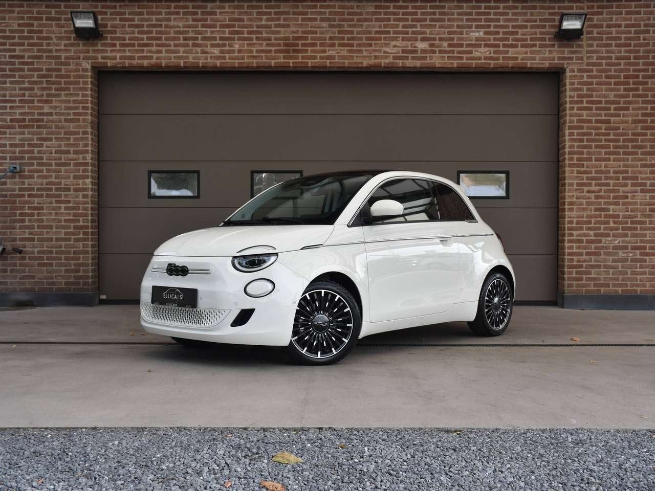 Fiat 500e 42 KWH SOH 100% / LA PRIMA / 3+1 / PANORAMISCH DA, Autos, Fiat, 0 kg, 87 kW, 4 portes, 0 kg