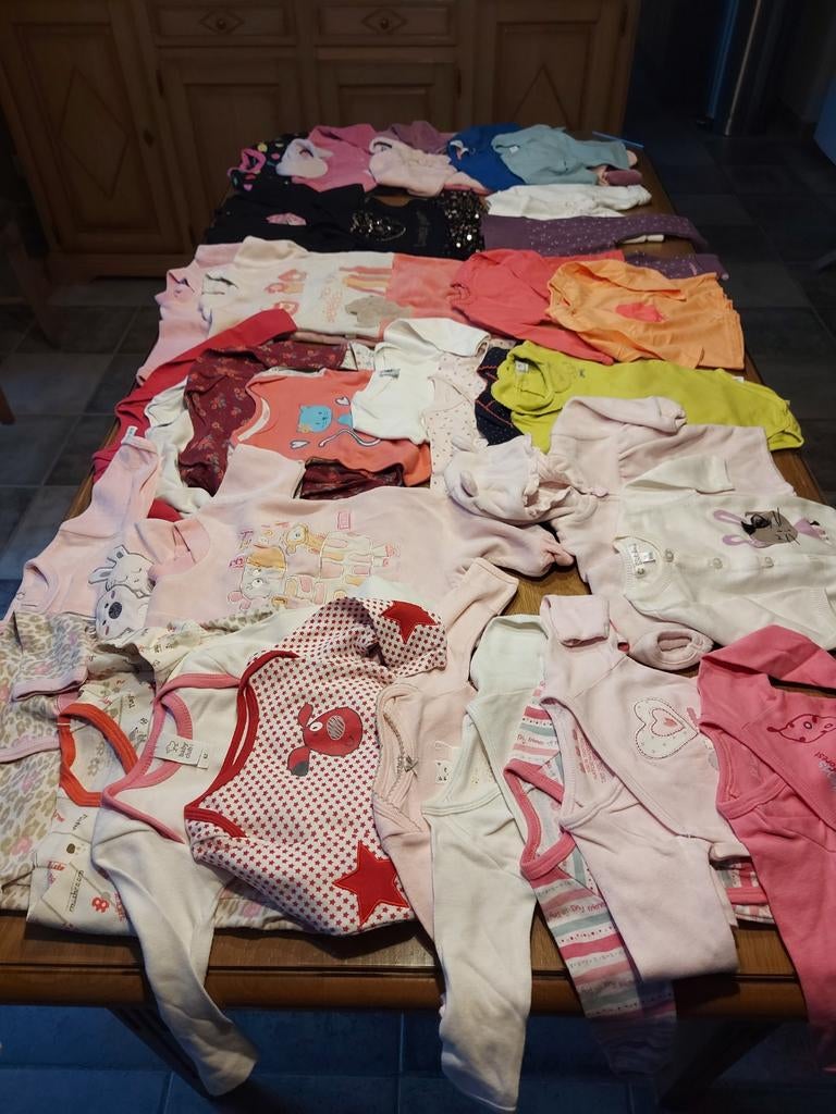 LOT 34 VÊTEMENTS BÉBÉ FILLE 0 À 9 MOIS (0-74). IMPECCABLES, Enlèvement ou Envoi, Fille