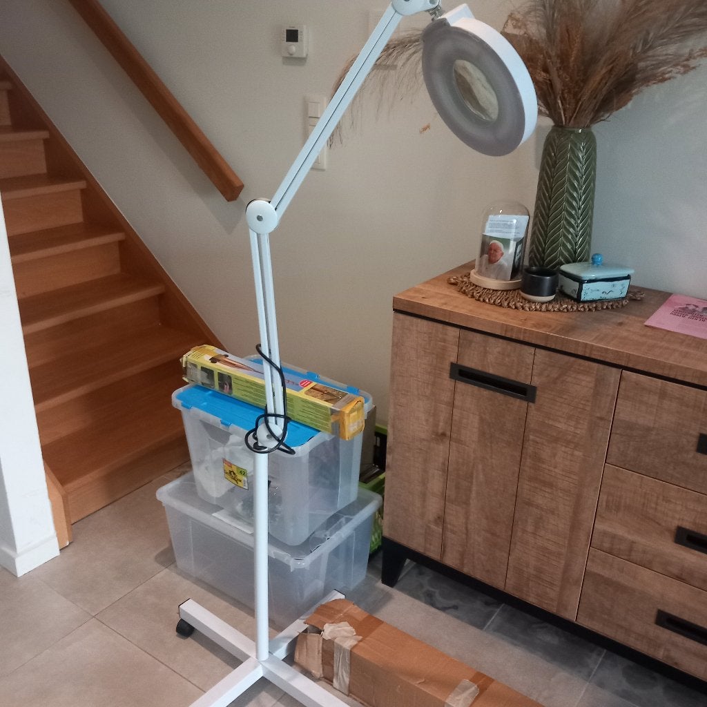 Lamp met vergrootglas, Hobby en Vrije tijd, Vergrootglazen, Loepen en Loeplampen, Ophalen, Zo goed als nieuw, Vergrootglas of Loep