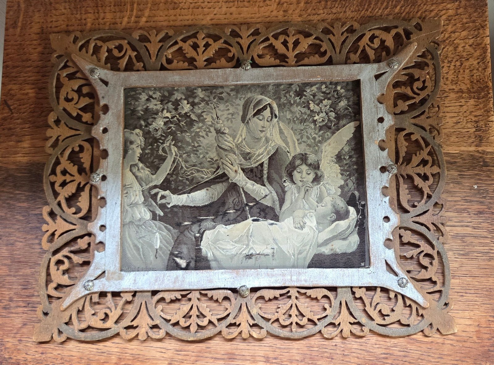 Cadre Art nouveau avec scène romantique en soie/textile, Antiquités & Art, Enlèvement ou Envoi