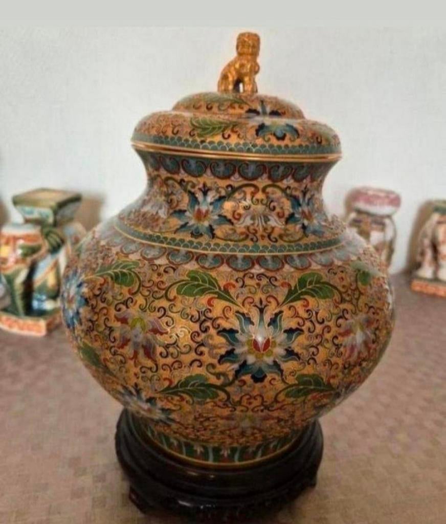Vintage Chinese Cloisonne bloemmotief fijngeschilderde vaas, Ophalen of Verzenden