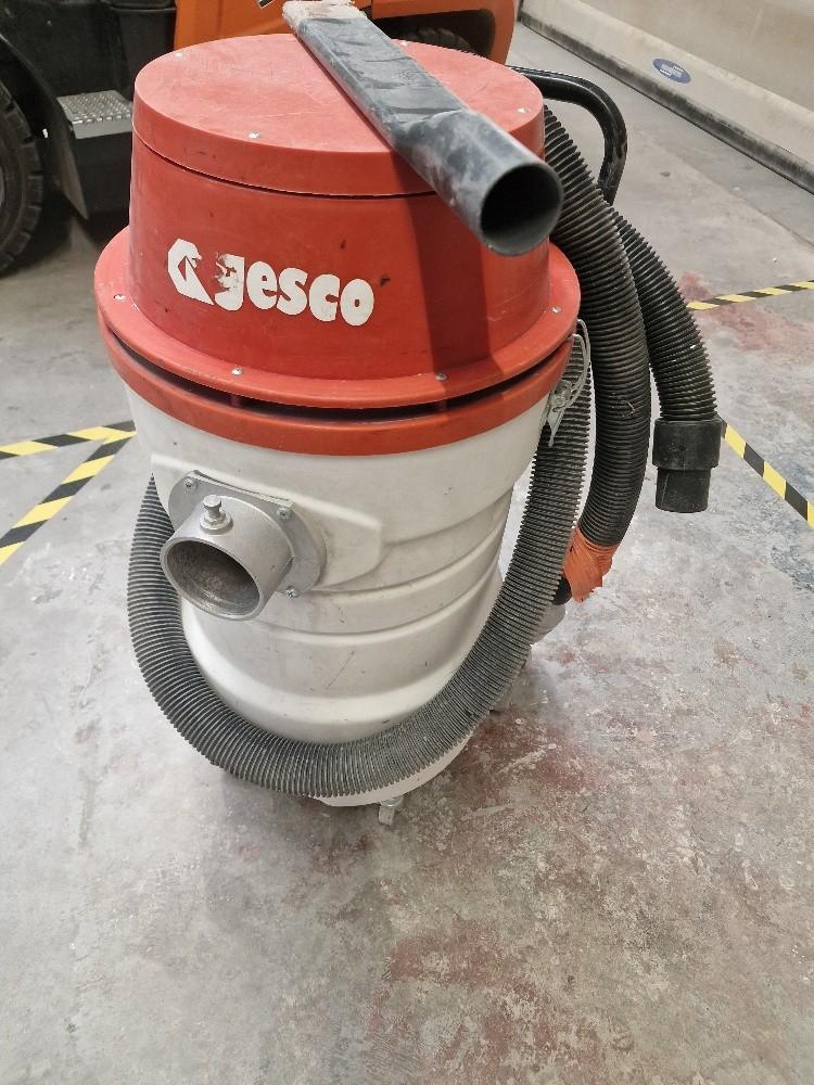 Industriële stofzuiger Gesco C83F, Ophalen, Gebruikt
