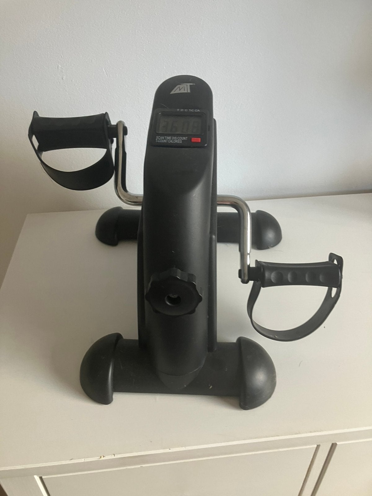 Stoelfiets/ pedaaltrainer, Sport en Fitness, Fitnessmaterialen, Ophalen, Nieuw