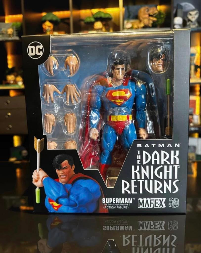 Superman MAFEX 161-The Dark Knight keert terug — Medicom Toy, Verzamelen, Beelden en Beeldjes, Nieuw, Ophalen of Verzenden