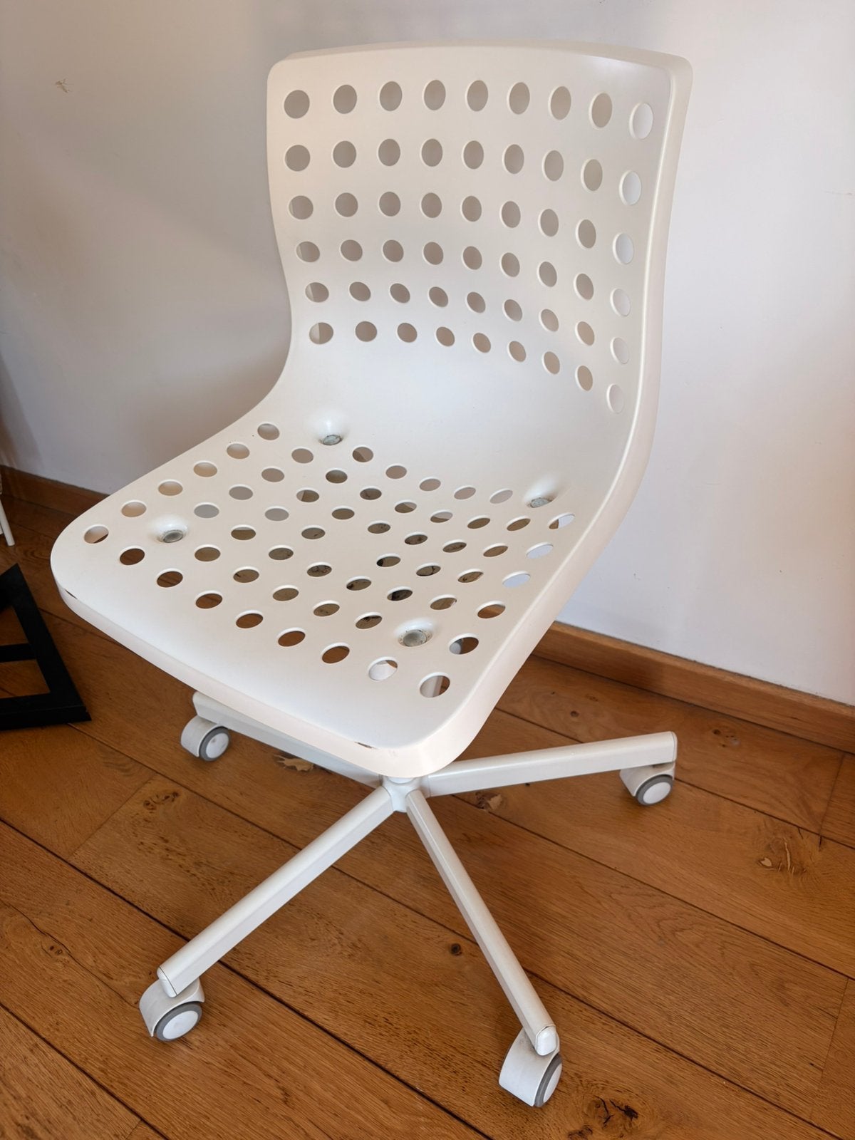 IKEA Office Chair – White, Huis en Inrichting, Bureaustoelen, Zo goed als nieuw, Ophalen