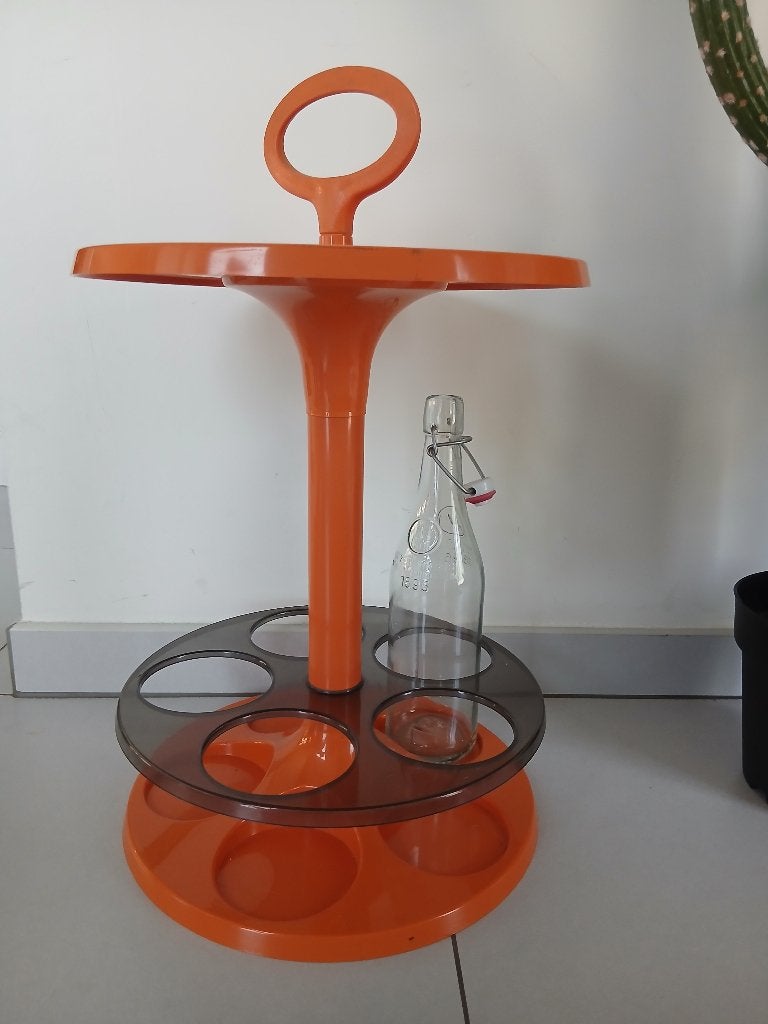 Vintage bartafel/ coctailtafel met flessenhouder oranje, Ophalen