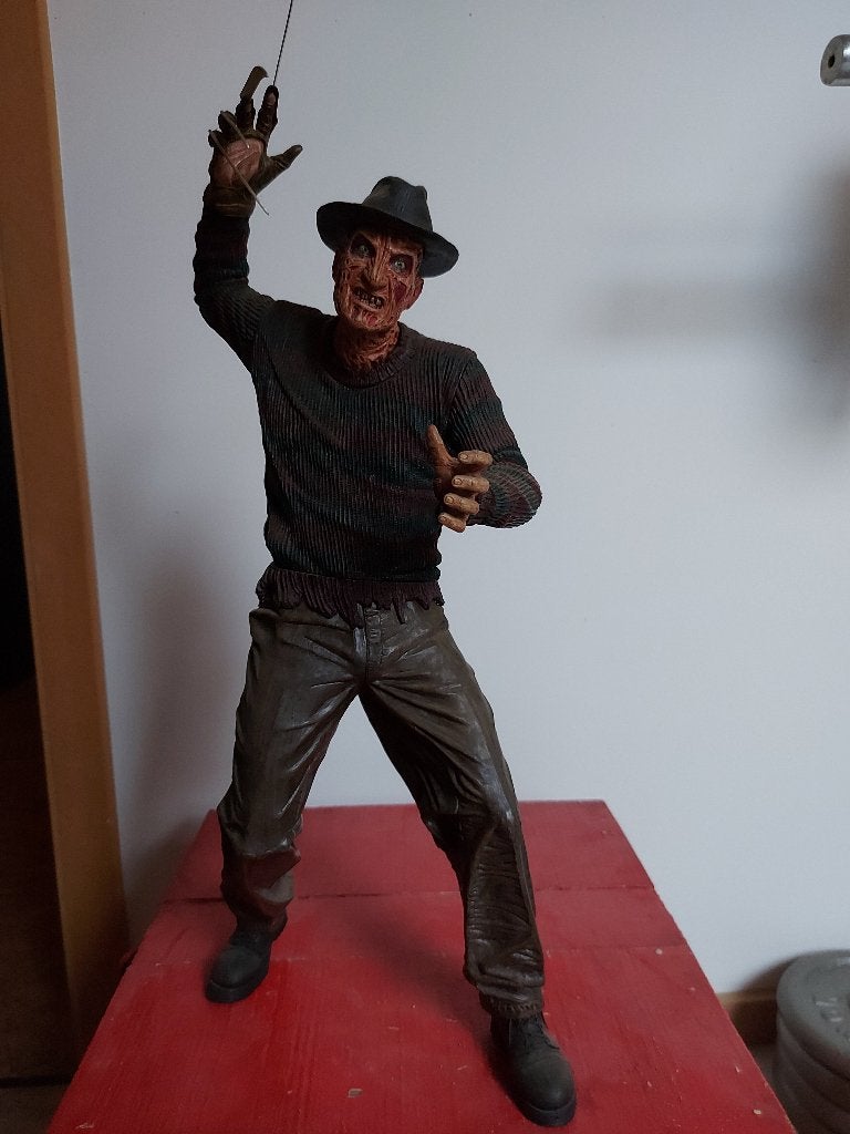 Beeld Freddy Krueger schaal 1/10, Verzamelen, Ophalen of Verzenden, Zo goed als nieuw, Film, Actiefiguur of Pop