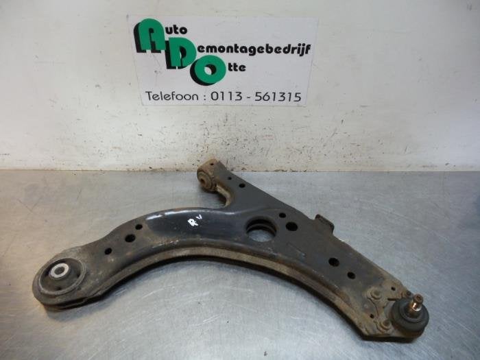 Draagarm rechts-voor van een Volkswagen Golf (Golf 97-), Gebruikt, -, Volkswagen, -