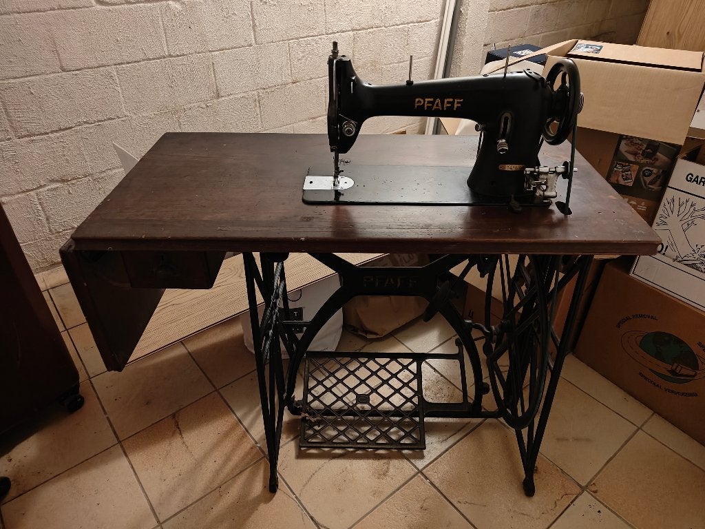 PFAFF - Machine à coudre 1930-1940, Antiquités & Art, Enlèvement