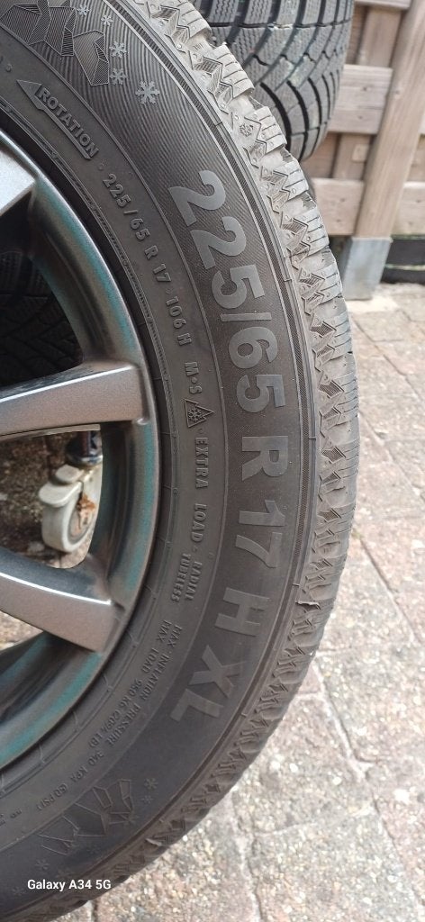 Winterbanden Mazda CX 5 - 225/65 R 17 Semperit Speed Grip 5, Autos : Pièces & Accessoires, Pneus & Jantes, Pneus et Jantes, Pneus hiver