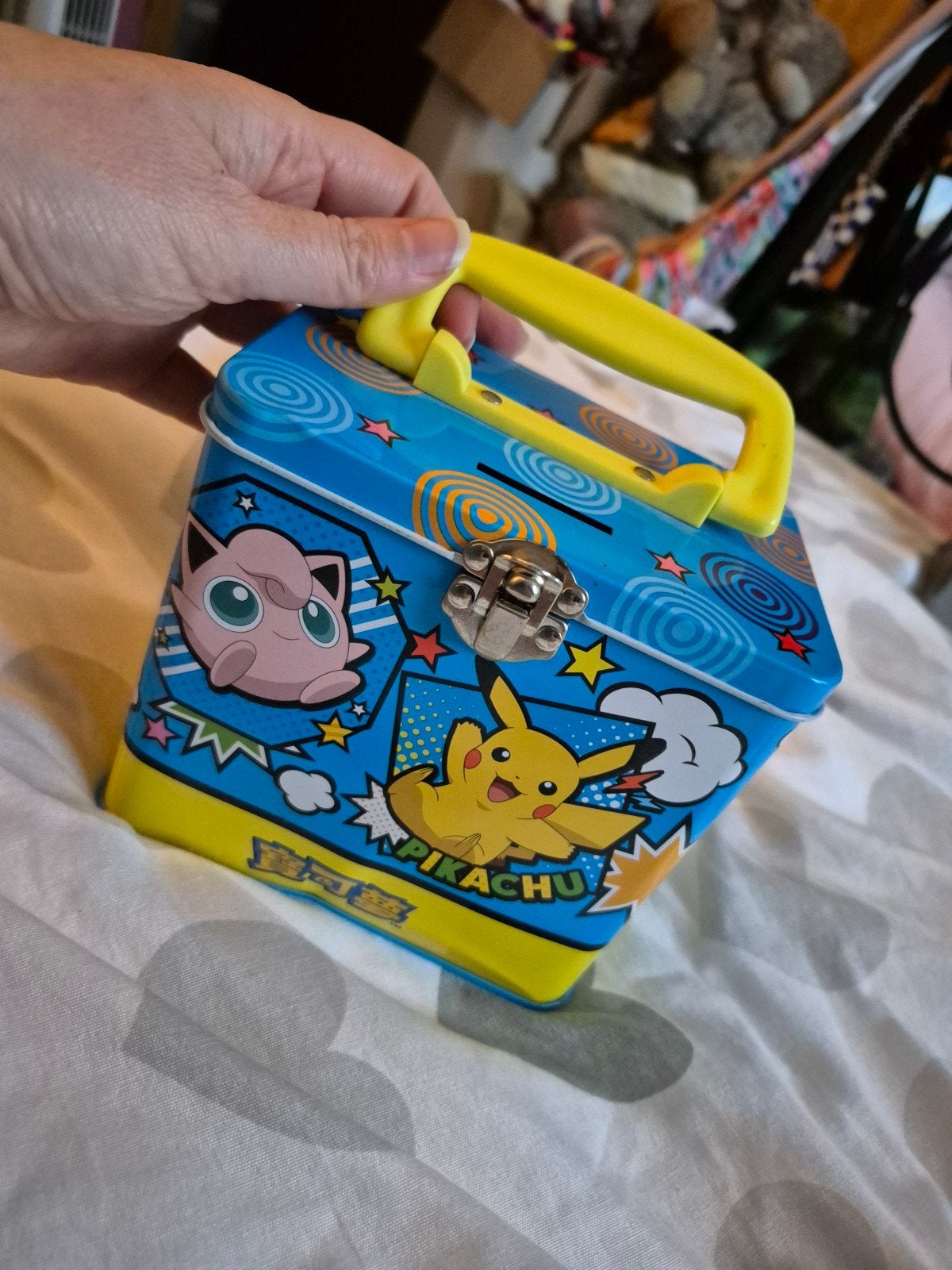 pokemon doosje klein deukje in vanonder, Ophalen of Verzenden