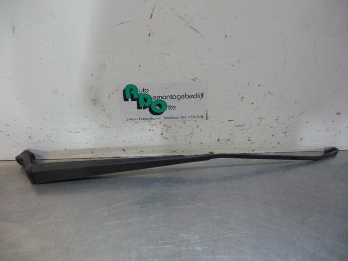 Bras essuie-glace avant d'un Daihatsu Young RV, Daihatsu, -, Utilisé, -