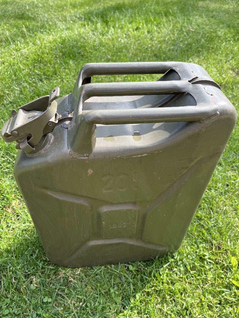 Jerrycan, Ophalen, Gebruikt