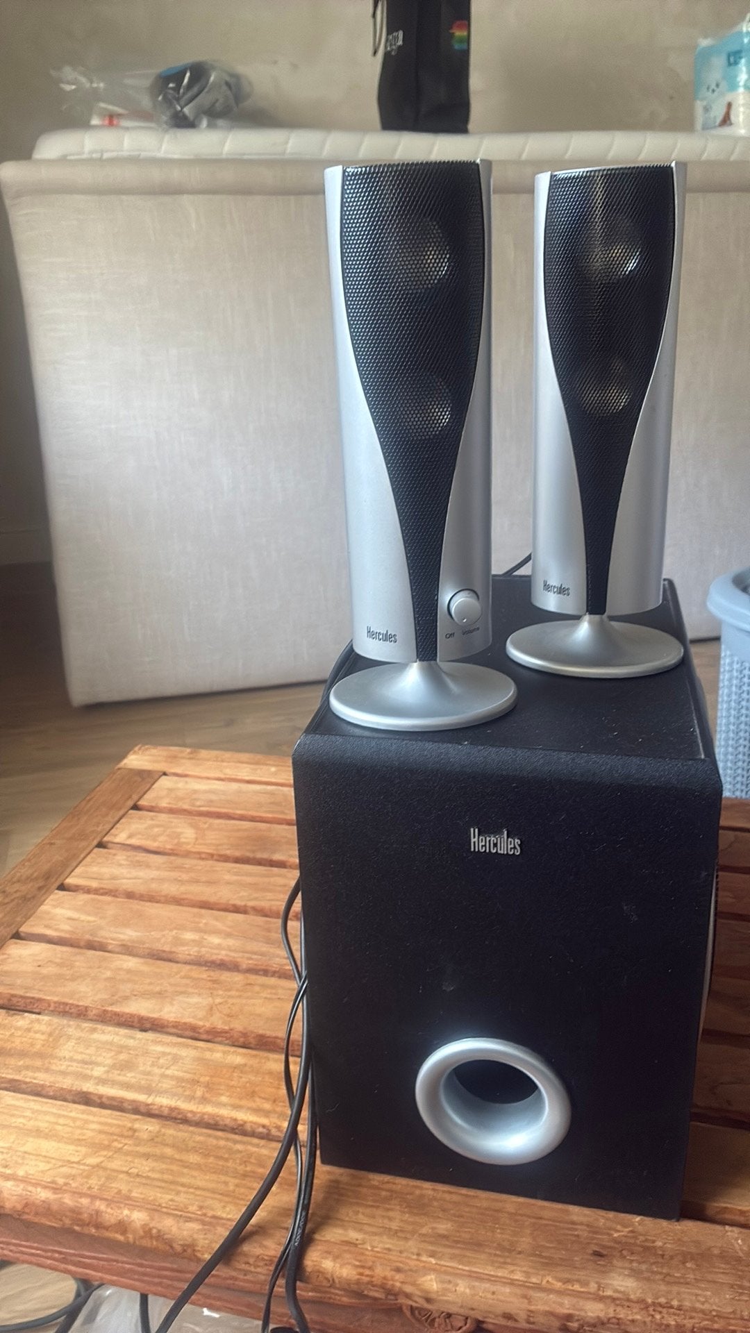 Pc speakers, Computers en Software, Ophalen, Zo goed als nieuw