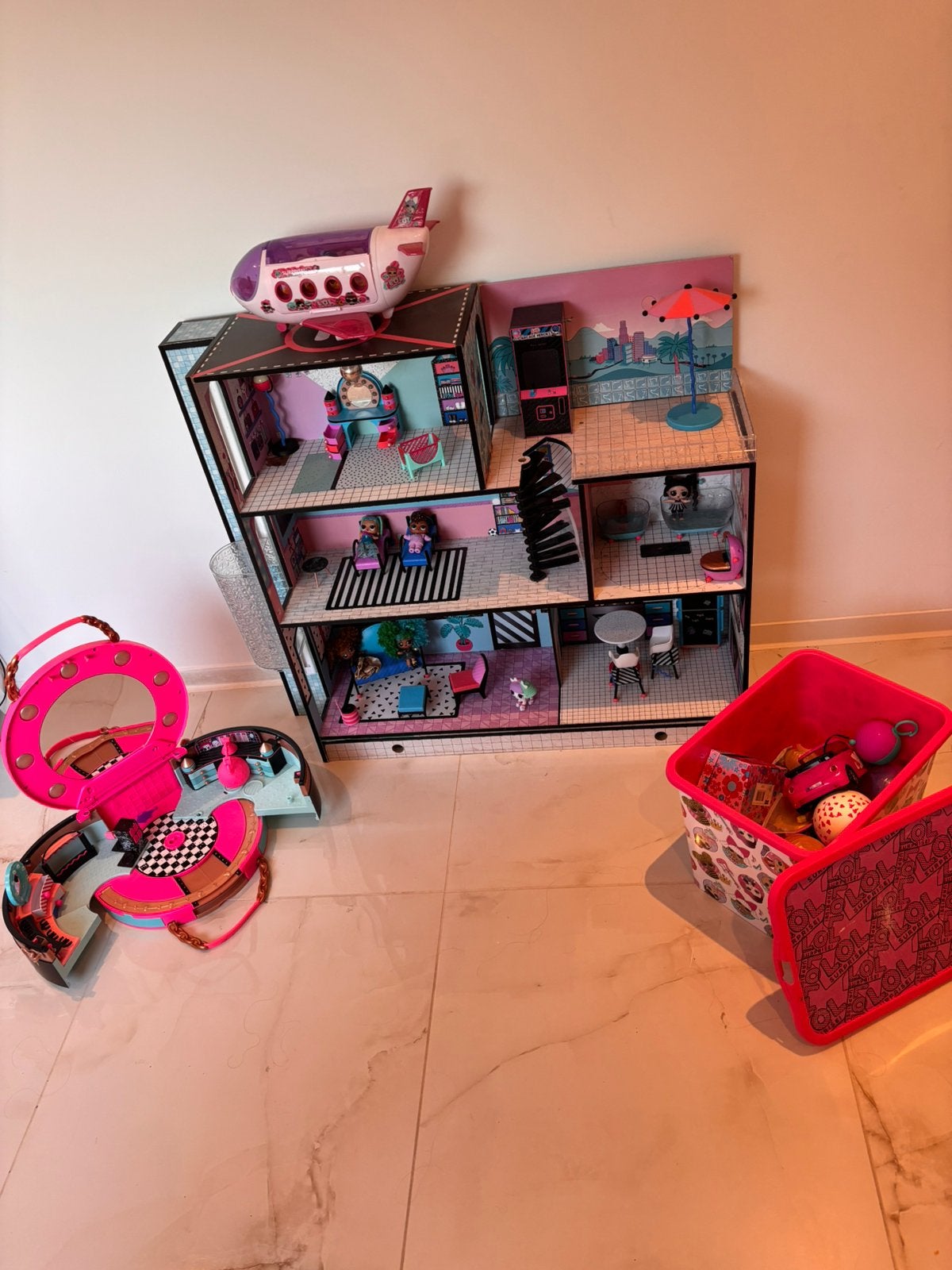 LOL surprise poppenhuis en meer, Kinderen en Baby's, Ophalen, Gebruikt, Poppenhuis