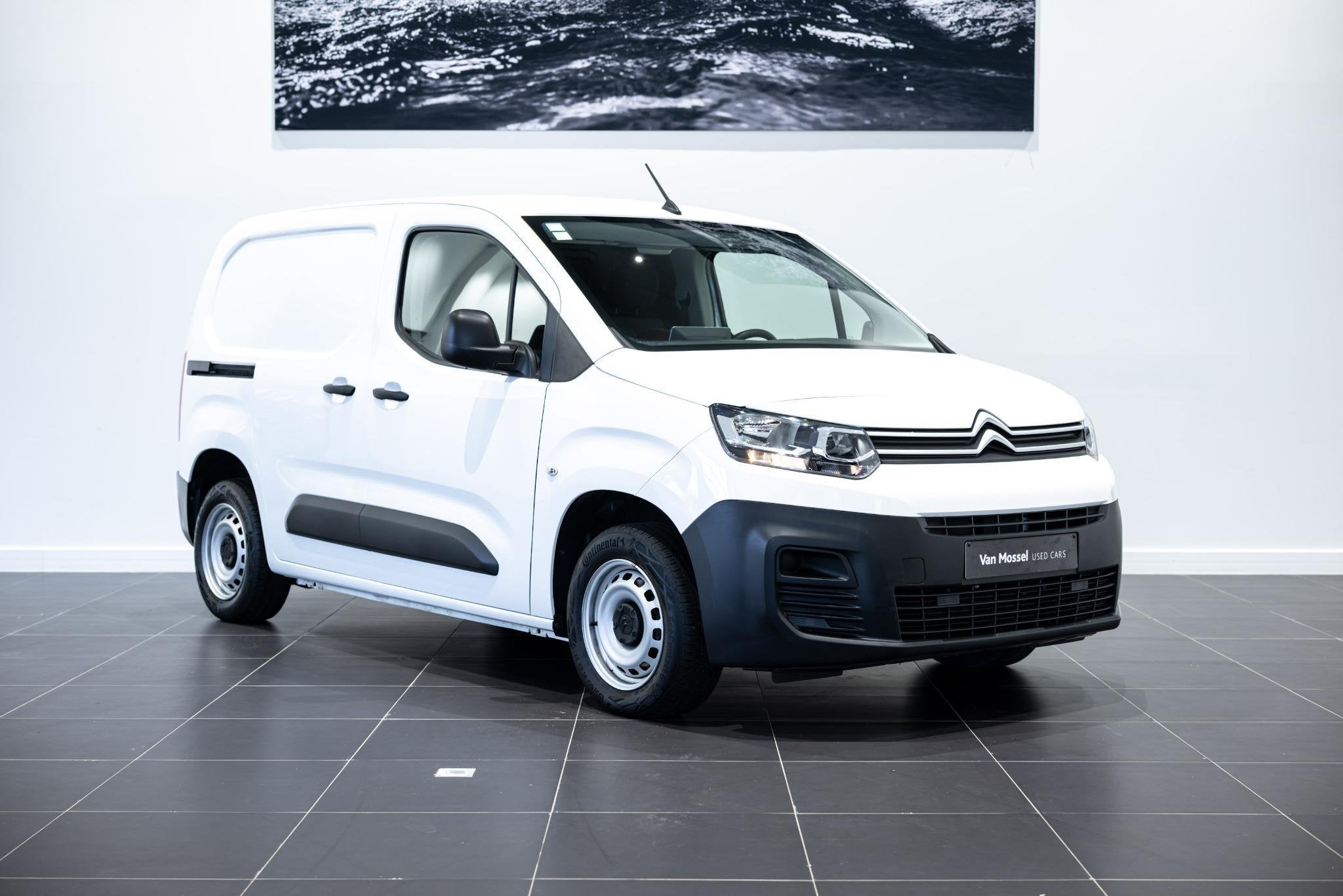 Citroën Berlingo M Light 1.5 BlueHDi+gps+camera verwacht, Voorwielaandrijving, Stof, Gebruikt, Zwart