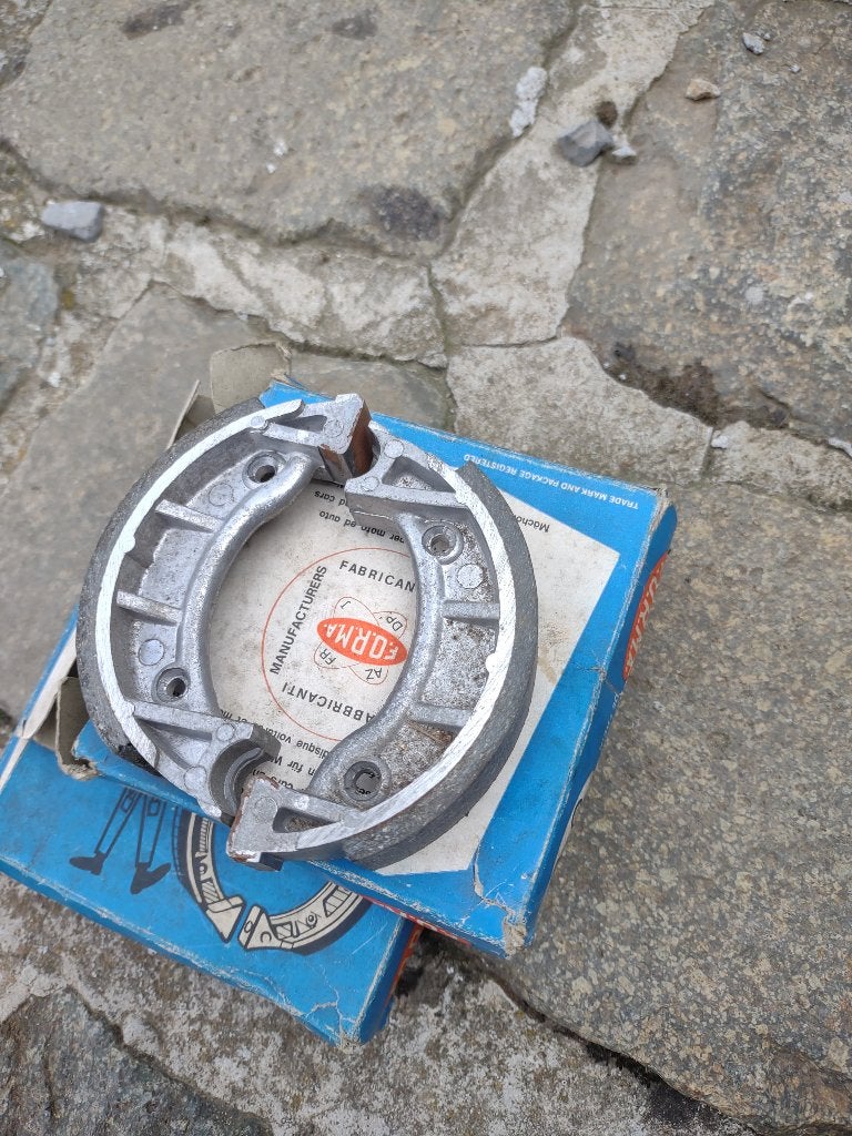 remschoenen voor flandria trommels diameter 90mm, Fietsen en Brommers, Brommeronderdelen | Oldtimers, Ophalen of Verzenden