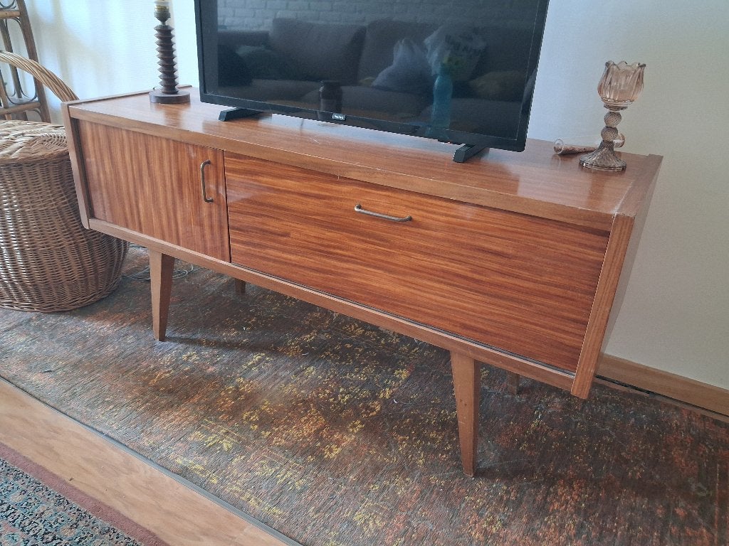Vandaag kopen aan lagere prijs! Vintage tv kast, Huis en Inrichting, Kasten |Televisiemeubels, Ophalen, 100 tot 150 cm, Vintage