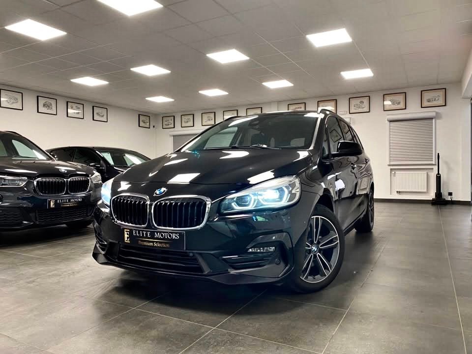 BMW 216D Gran Tourer / Sportpakket / Carplay / Trekhaak, Auto's, BMW, Monovolume, Bluetooth, Zwart, Leder