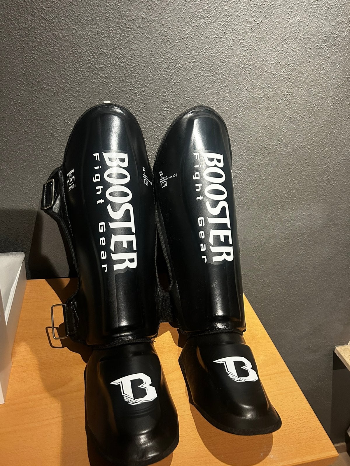 (NIEUW) Booster Fight Gear - Scheenbeschermer - V3 - MAAT L, Maat L, Ophalen of Verzenden, Zo goed als nieuw