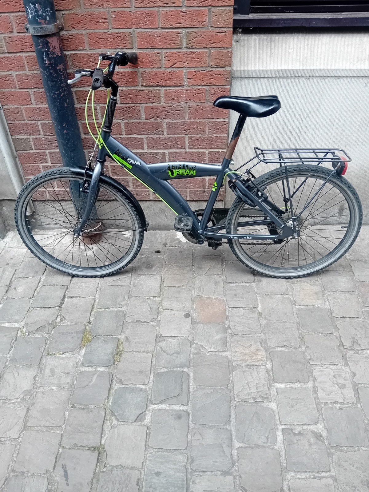 vélo ppur enfant en parfait état
pas de frais a prévoir dess, Enlèvement