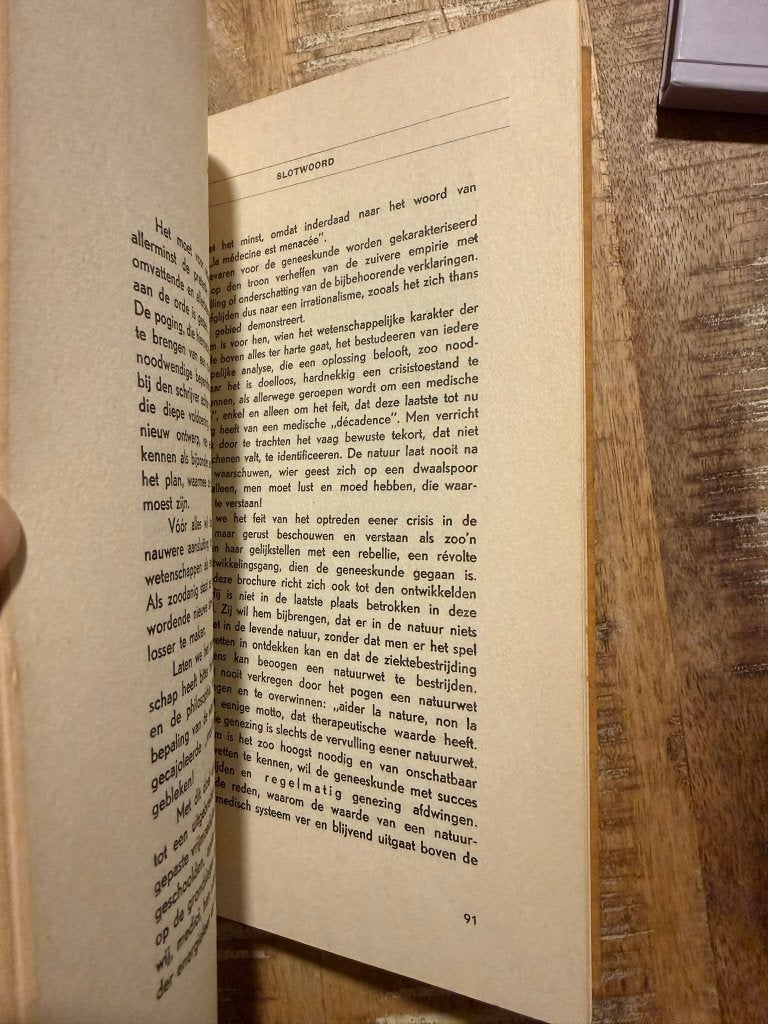 Is onze huidige geneeskunde ziek? - A. Hodes (Arts), Antiek en Kunst, Ophalen of Verzenden, A. Hodes