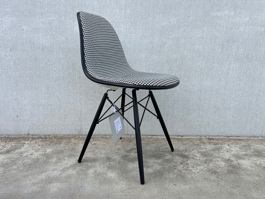 VITRA EAMES DSW PORSCHE PEPITA ÉDITION LIMITÉE, 5X, Maison & Meubles, Chaises, Neuf, Cinq, Six Chaises ou plus, Bois, Tissus, Envoi