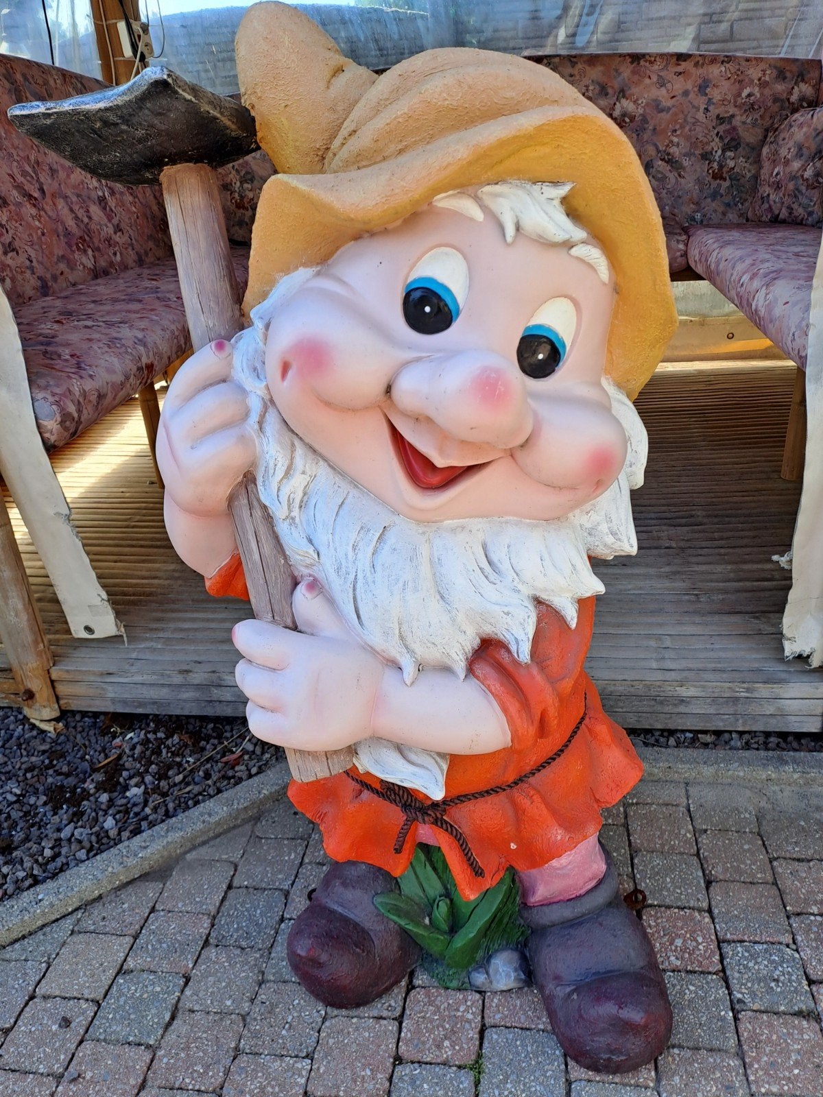 Nain de jardin avec bêche, Enlèvement