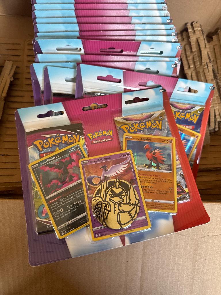 Pokemon blister fusion strike en astral radiance, Ophalen of Verzenden, Nieuw