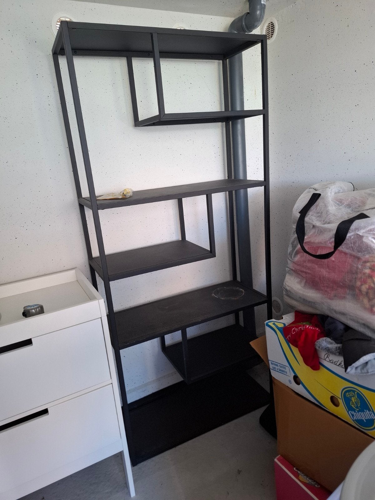 Armoire/étagère en métal noir (Krea Sint-Niklaas), Enlèvement