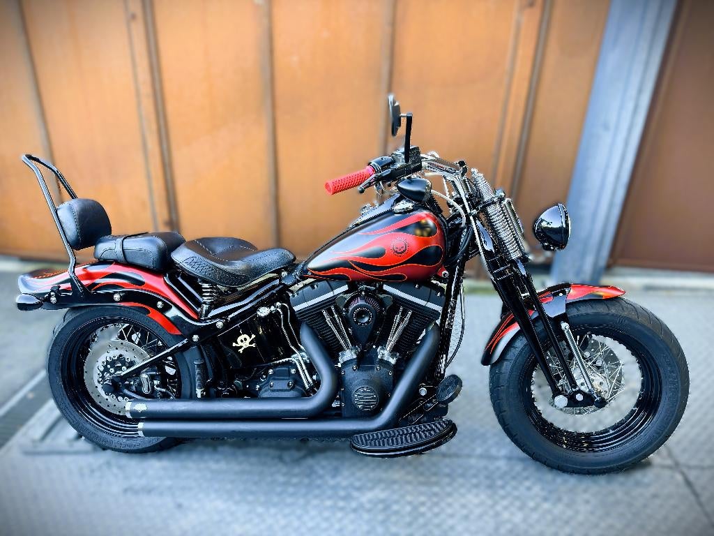crossbones 1584cm³ 2009 état proche du neuf gar 1.2.3ans jhb, Permis Moto A, Entreprise, Plus de 35 kW, Chopper