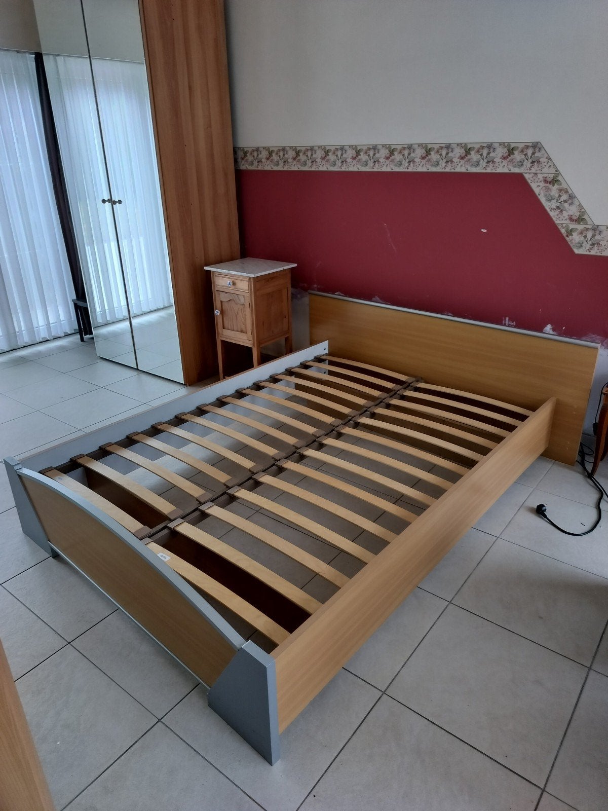 Moet weg: Tweepersoonsbed 140 x 200 cm inclusief lattenbodem, Ophalen, 200 cm