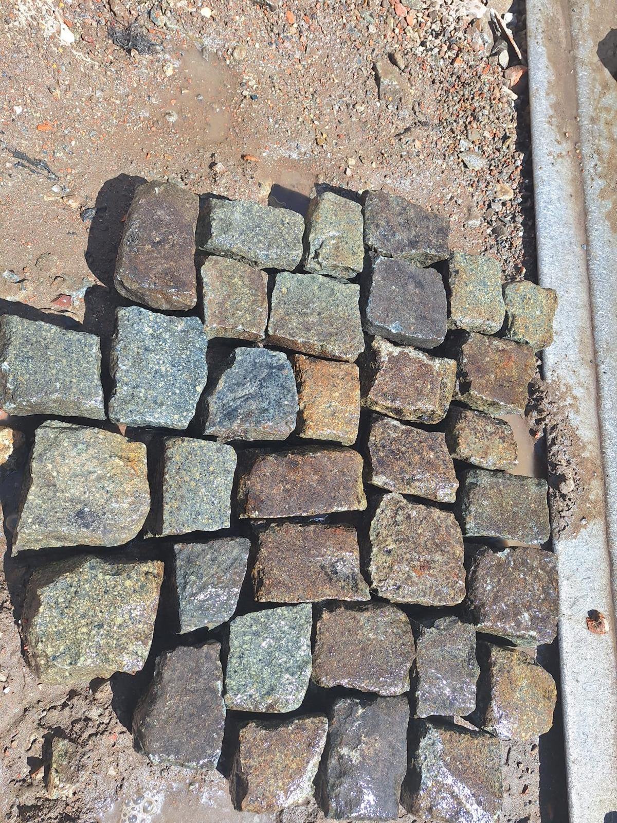 Kasseien porfiermozaiek 8/10, Ophalen, Gebruikt
