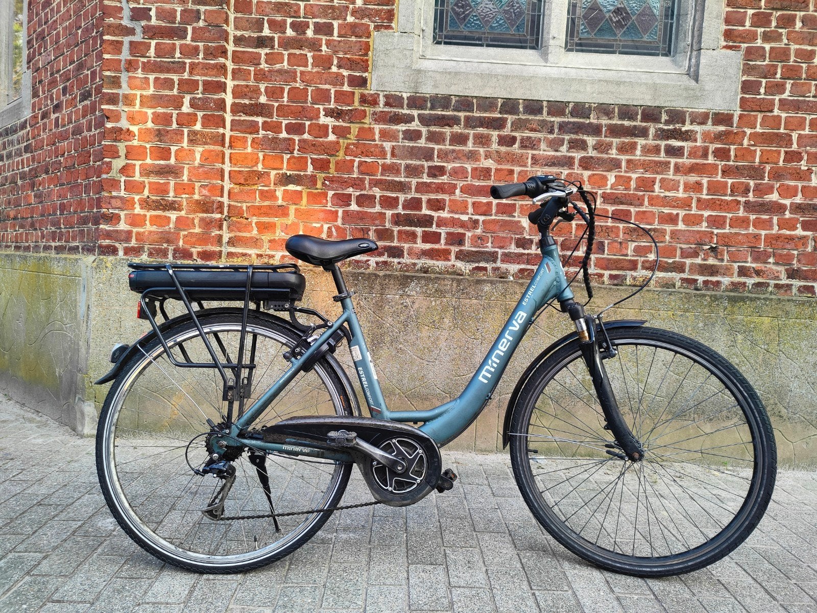 Vélo électrique Minerva vélo électrique pour femmes e-bike e, Autres marques, 51 à 55 cm, 50 km par batterie ou plus, Comme neuf