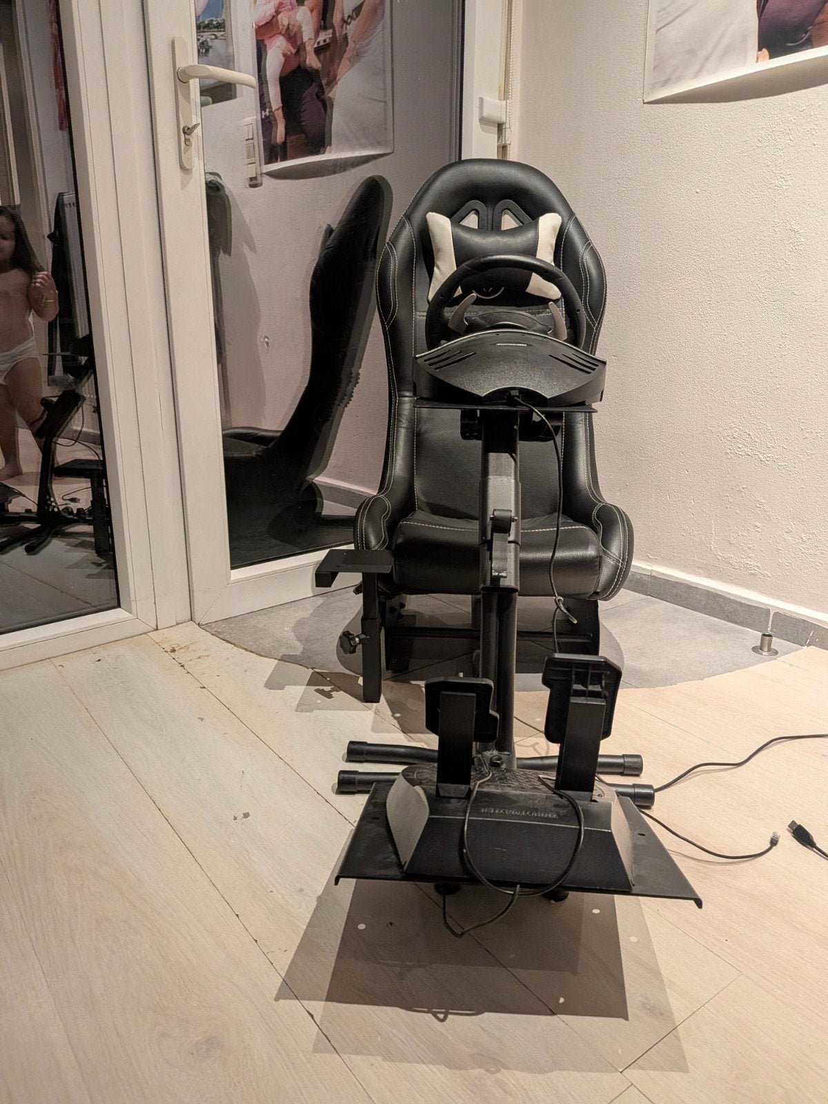 Sim Racing Setup – Thrustmaster Ferrari stuur, pedalen en ra, Consoles de jeu & Jeux vidéo, Enlèvement