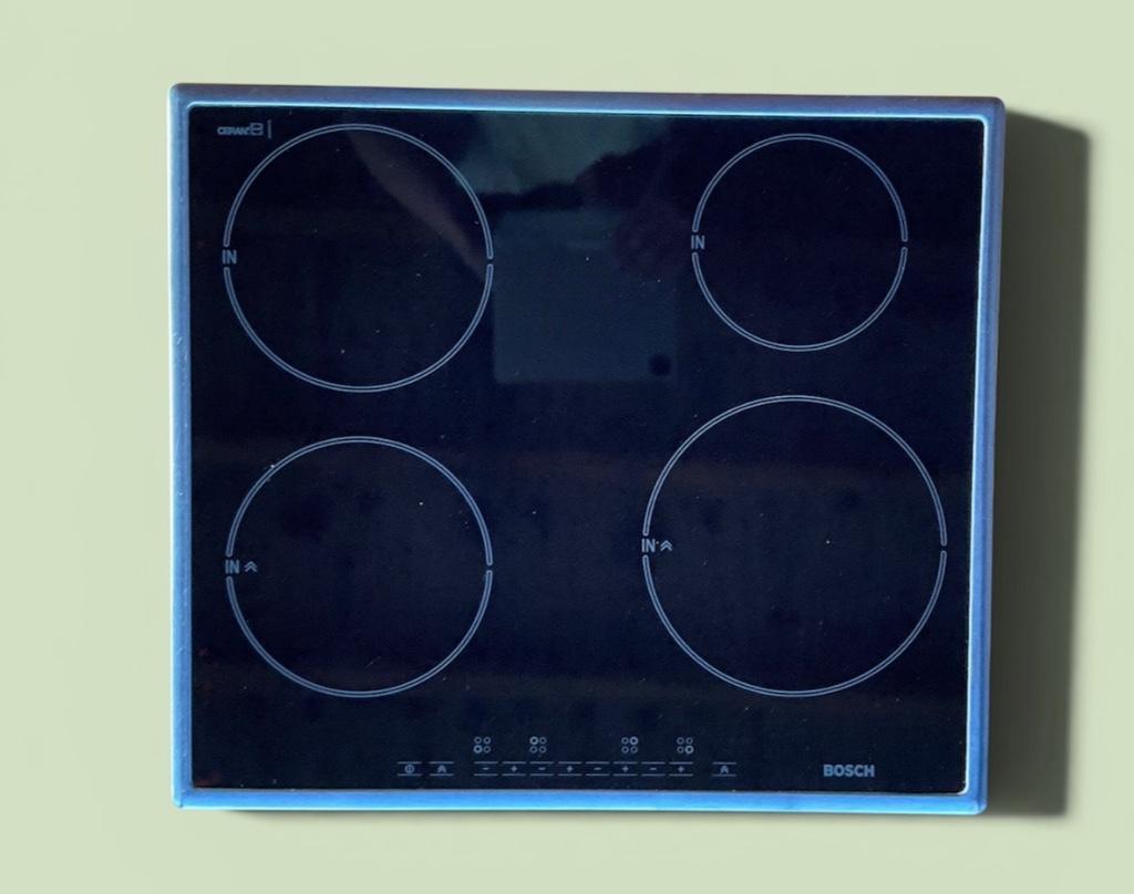 Bosch inductie kookplaat - als nieuw - volledig krasvrij, Electroménager, Tables de cuisson, 4 zones de cuisson, Encastré, Comme neuf