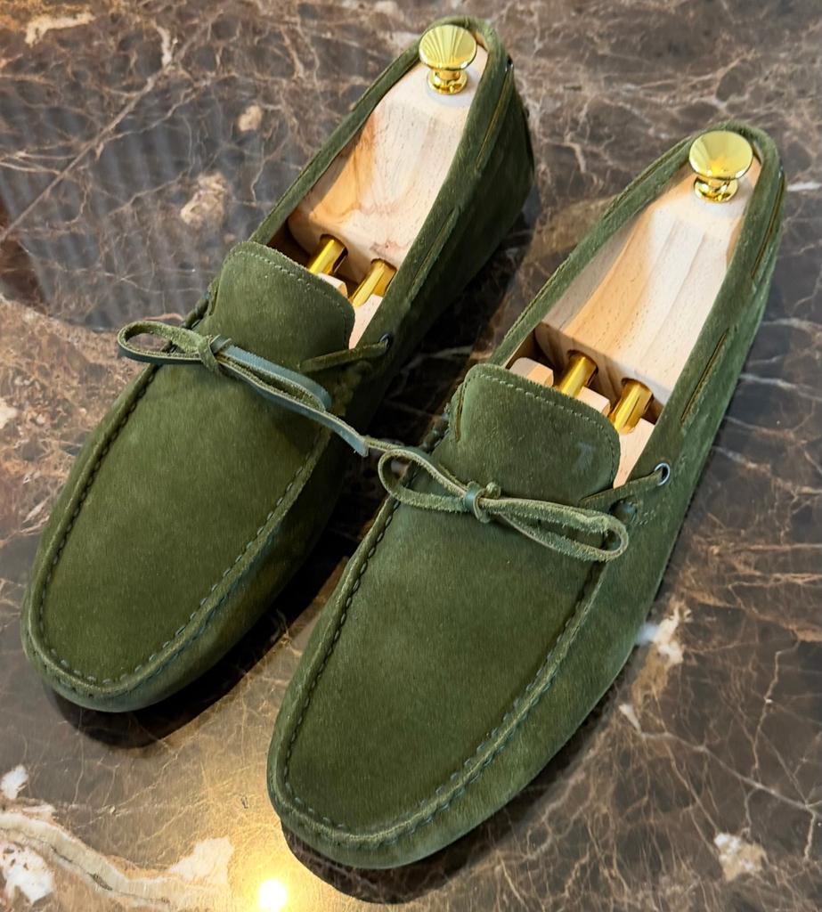 Chaussures de conduite Tod's Gommino Loafers taille 43, Vêtements | Hommes, Chaussures, Enlèvement ou Envoi, Espadrilles et Mocassins