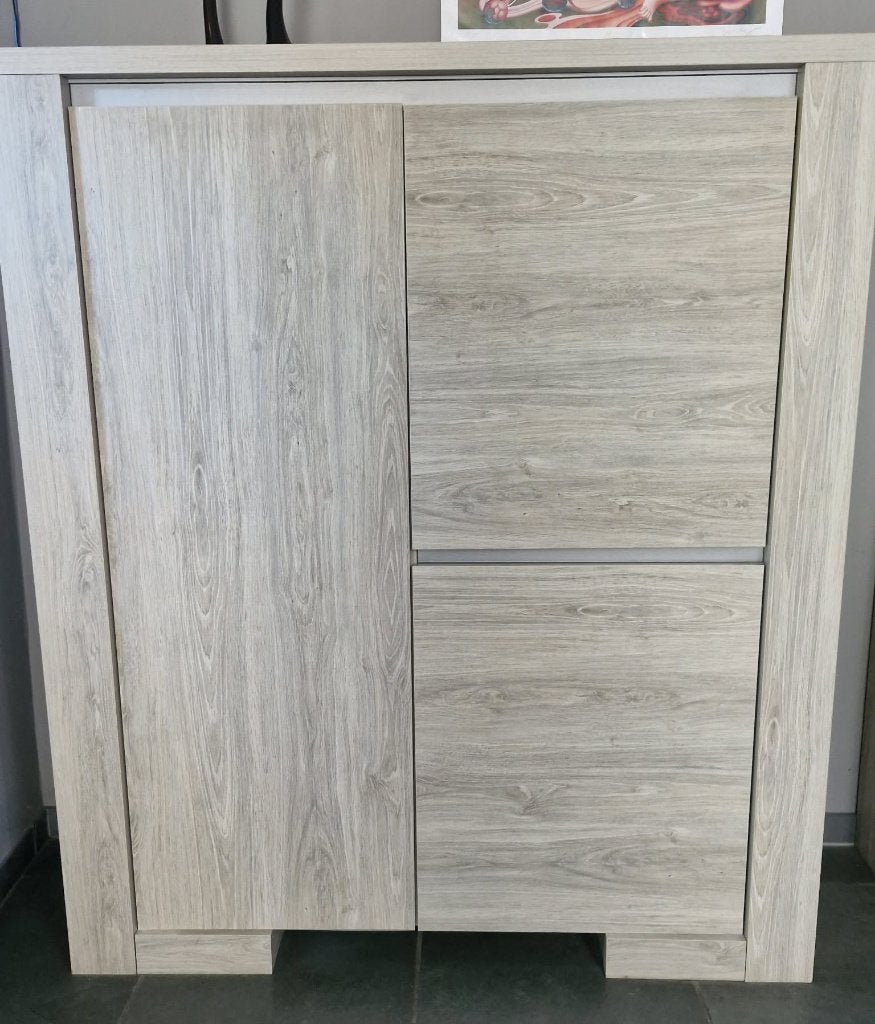 Eettafel met twee kasten, Ophalen, Zo goed als nieuw, Modern