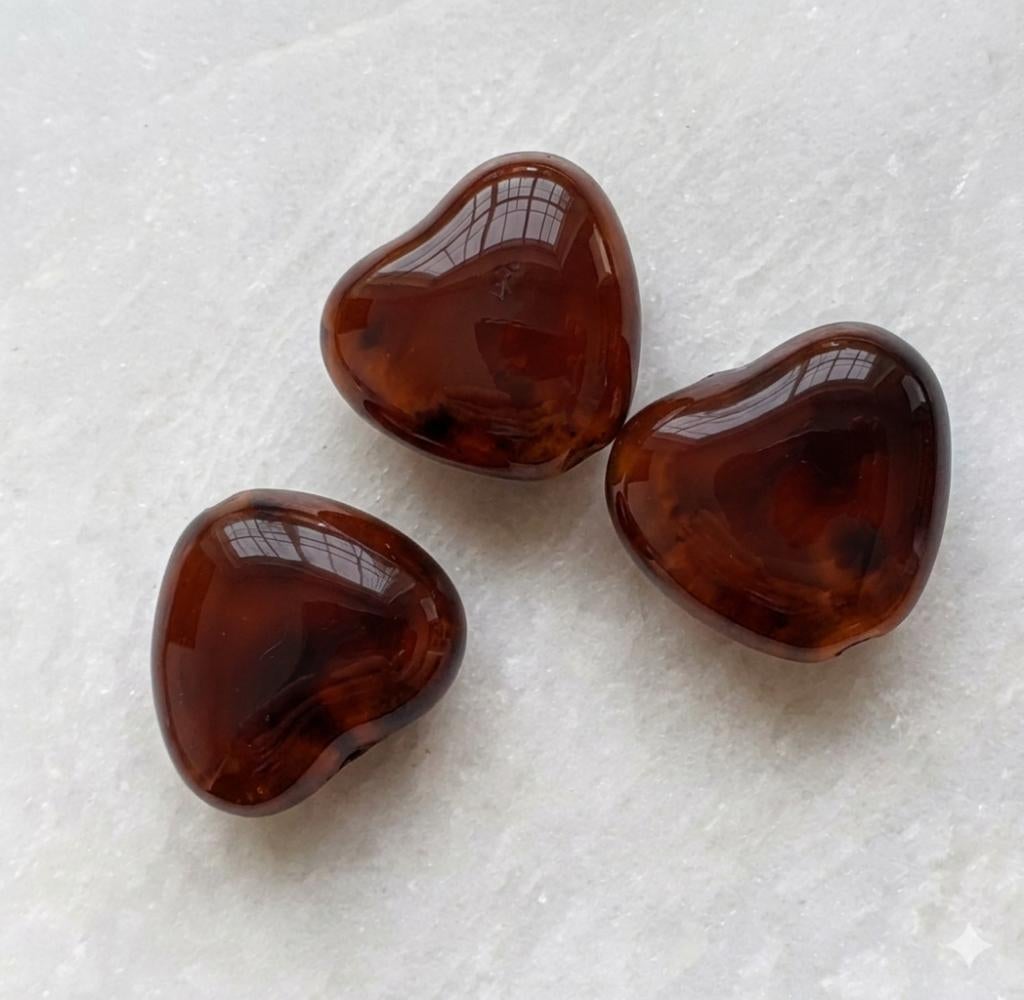 lot kralen 3 grote bruine stenen hartjes 30 x 32mm, Ophalen of Verzenden, Nieuw, Kraal