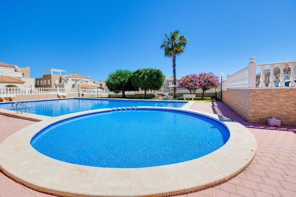 ️ Bungalow à Torrevieja 2 chambres et Piscine - 179.900 €, Immo, Étranger, Torrevieja, Ville, 2 pièces, Appartement